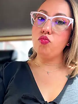 VIOLETA-25  online show from 06-19-26, 03:18