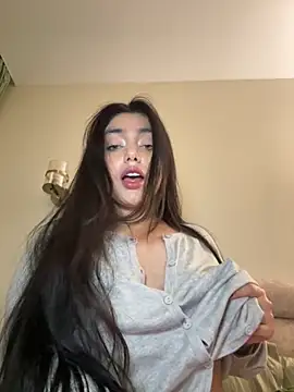 Snapshot of Sweet_Khalifa_ chatting on 11-04-25, 03:05 Sweet Khalifa online show from 11-04-25, 03:05