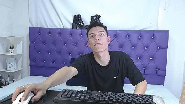 Zafiro Chizuy online show from 12-01-24, 09:09