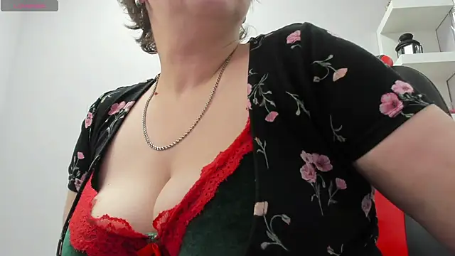 Snapshot of Dolorys chatting on 02-09-25, 08:32 Dolorys online show from 02-09-25, 08:32