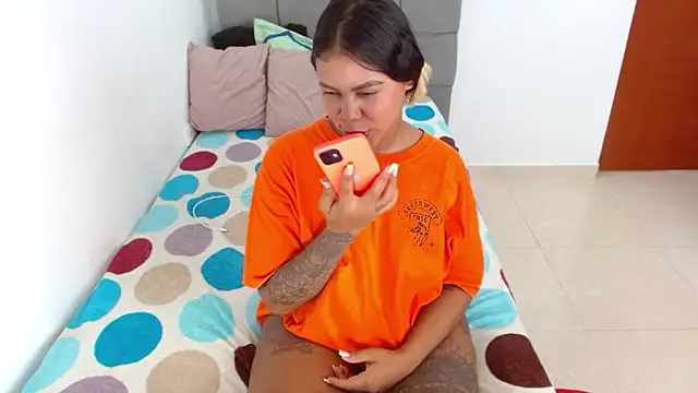 Miranda-brow online show from 10-21-25, 05:34