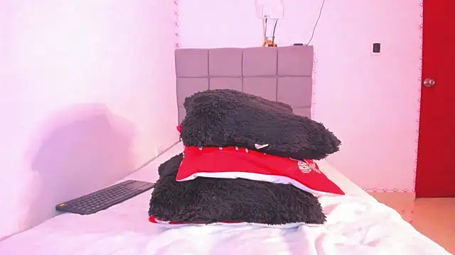 Miranda-brow online show from 12-15-25, 04:29