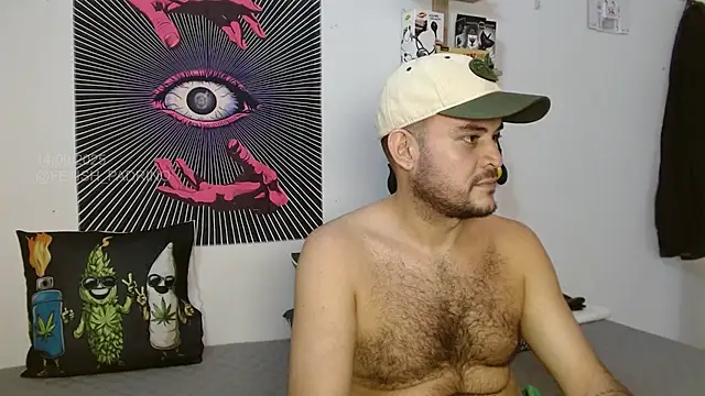 Snapshot of fetish_padrino chatting on 09-14-25, 03:01 fetish padrino online show from 09-14-25, 03:01