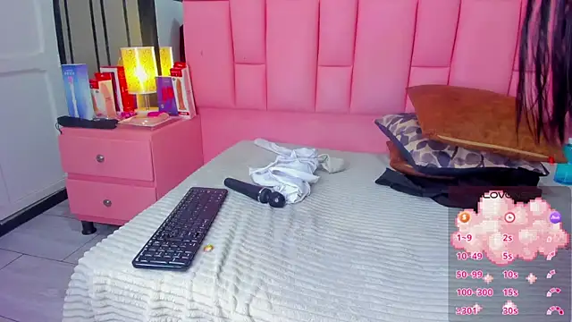 Ashleimoss online show from 02-10-25, 02:48