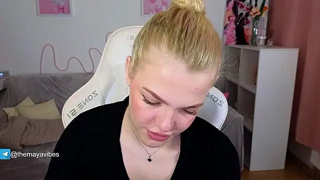 Maya Rave online show from 03-06-26, 03:45