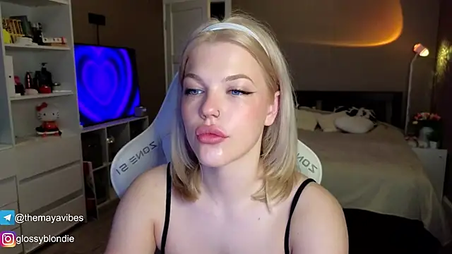 Maya Rave online show from 04-05-26, 03:35