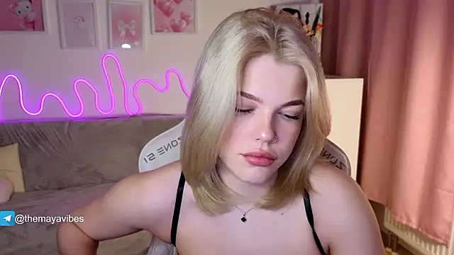 Maya Rave online show from 02-05-26, 03:24