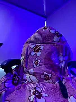 bonnie 18x online show from 11-26-25, 09:37