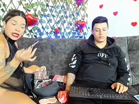 Snapshot of ethanandbrianna chatting on 02-10-25, 12:30 ethanandbrianna online show from 02-10-25, 12:30