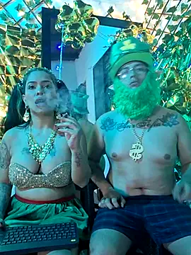 Snapshot of ethanandbrianna chatting on 03-18-25, 12:40 ethanandbrianna online show from 03-18-25, 12:40