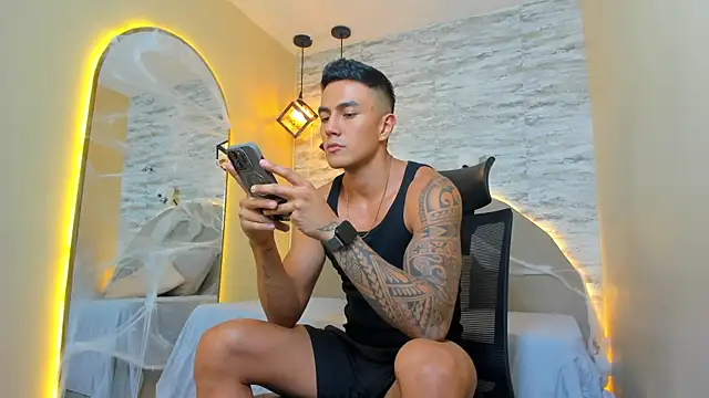 Aron Bolt online show from 10-18-25, 09:06