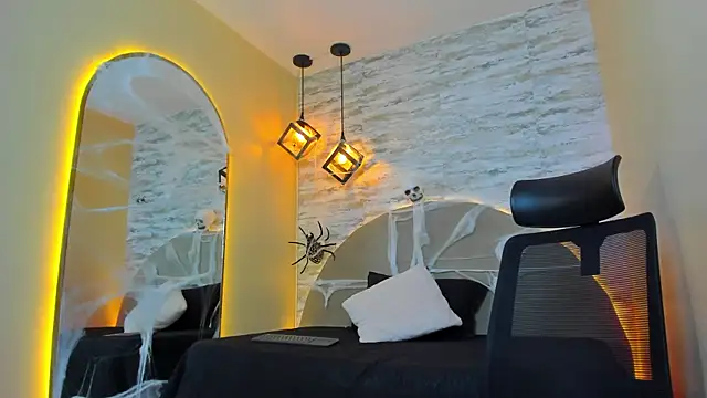 Aron Bolt online show from 10-23-25, 11:25