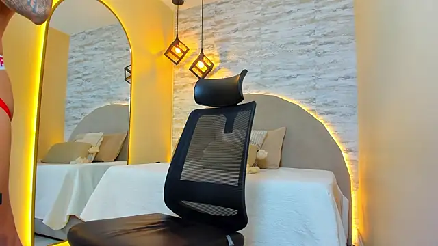 Aron Bolt online show from 11-15-25, 02:26