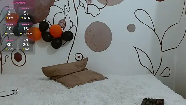 Hailey 15 online show from 12-02-24, 01:08