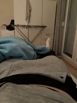 Snapshot of jessieandjames29 chatting on 02-26-25, 04:38 jessieandjames29 online show from 02-26-25, 04:38