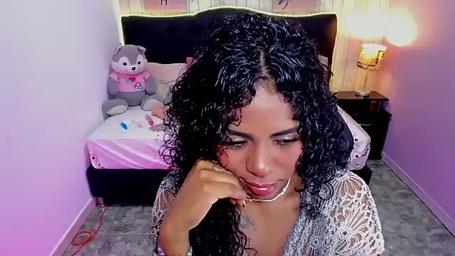 Snapshot of Edelaine_rogers chatting on 09-24-25, 05:14 Edelaine rogers online show from 09-24-25, 05:14