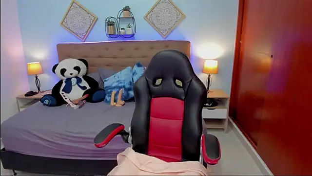 Edelaine rogers online show from 11-25-25, 06:03