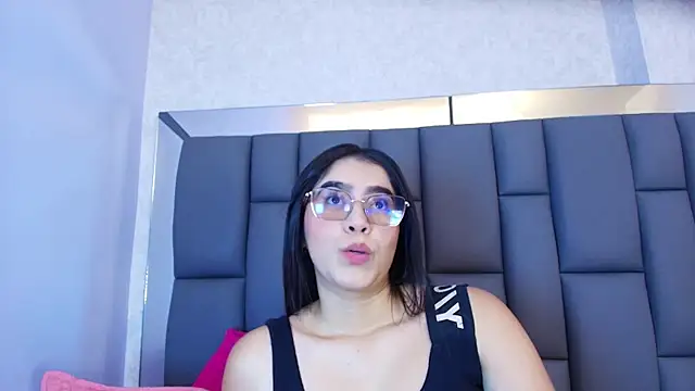 Amy wats0n online show from 05-04-26, 07:06