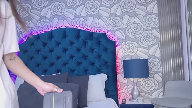 Snapshot of HazelMoret chatting on 03-27-26, 03:04 HazelMoret online show from 03-27-26, 03:04