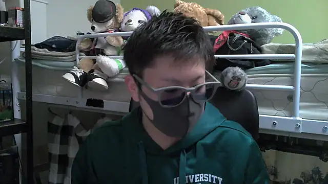 Snapshot of Owl1216 chatting on 12-21-24, 01:42 Owl1216 online show from 12-21-24, 01:42