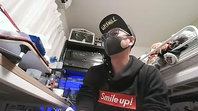 Snapshot of Owl1216 chatting on 12-28-24, 01:06 Owl1216 online show from 12-28-24, 01:06