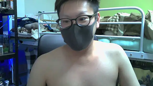 Snapshot of Owl1216 chatting on 02-22-25, 04:40 Owl1216 online show from 02-22-25, 04:40