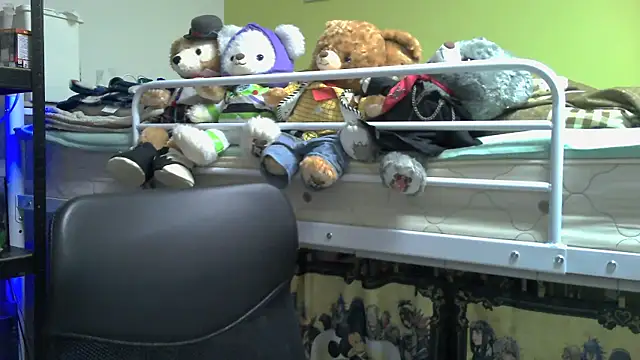 Snapshot of Owl1216 chatting on 01-10-25, 12:26 Owl1216 online show from 01-10-25, 12:26