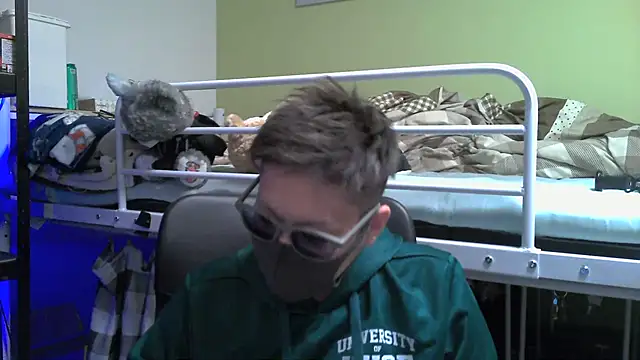 Snapshot of Owl1216 chatting on 01-31-25, 11:35 Owl1216 online show from 01-31-25, 11:35