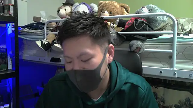 Snapshot of Owl1216 chatting on 12-30-24, 01:47 Owl1216 online show from 12-30-24, 01:47