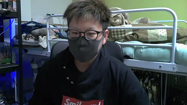 Snapshot of Owl1216 chatting on 02-24-25, 01:53 Owl1216 online show from 02-24-25, 01:53