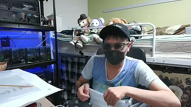 Snapshot of Owl1216 chatting on 12-05-24, 12:50 Owl1216 online show from 12-05-24, 12:50