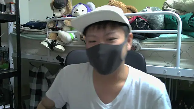 Snapshot of Owl1216 chatting on 12-18-24, 02:28 Owl1216 online show from 12-18-24, 02:28