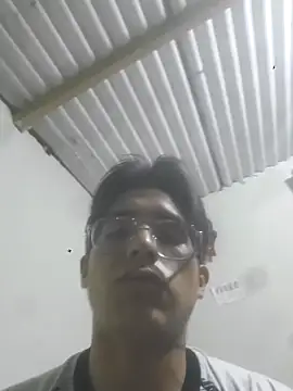 Snapshot of HardDick2 chatting on 02-21-26, 05:09 HardDick2 online show from 02-21-26, 05:09