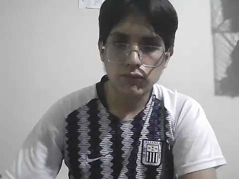 Snapshot of HardDick2 chatting on 06-28-26, 01:45 HardDick2 online show from 06-28-26, 01:45