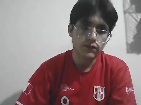 Snapshot of HardDick2 chatting on 06-15-26, 08:03 HardDick2 online show from 06-15-26, 08:03