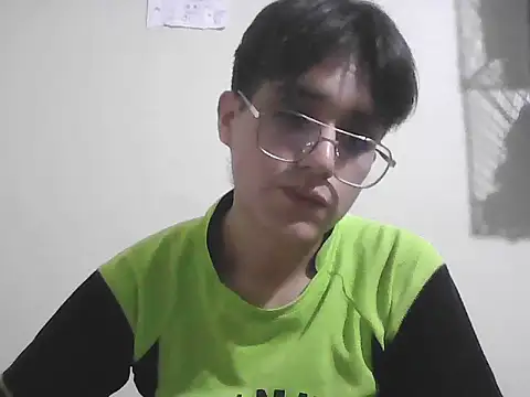 Snapshot of HardDick2 chatting on 07-14-26, 05:23 HardDick2 online show from 07-14-26, 05:23