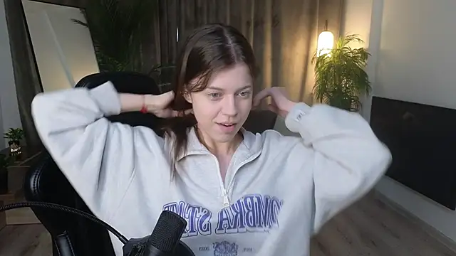 Snapshot of Este_Glen chatting on 10-16-25, 10:29 Este Glen online show from 10-16-25, 10:29