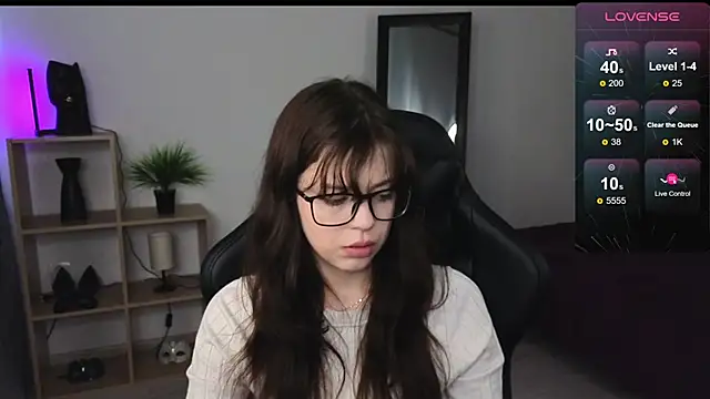 Snapshot of Este_Glen chatting on 03-05-25, 12:33 Este Glen online show from 03-05-25, 12:33