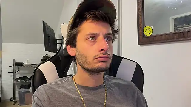 Snapshot of Dylansd chatting on 12-24-24, 10:28 Dylansd online show from 12-24-24, 10:28