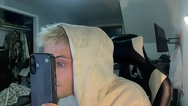 Snapshot of Dylansd chatting on 12-31-24, 07:53 Dylansd online show from 12-31-24, 07:53