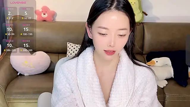 Yilin1999 online show from 02-13-25, 04:28