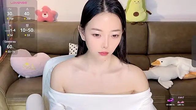 Yilin1999 online show from 02-13-25, 07:31