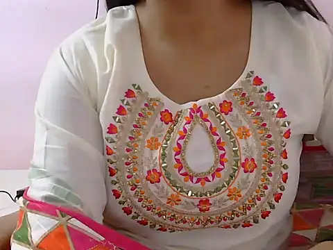 Snapshot of diva-22 chatting on 01-14-25, 01:06 diva-22 online show from 01-14-25, 01:06