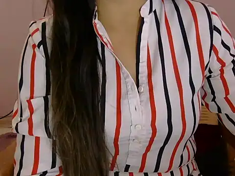 Snapshot of diva-22 chatting on 01-08-25, 12:26 diva-22 online show from 01-08-25, 12:26