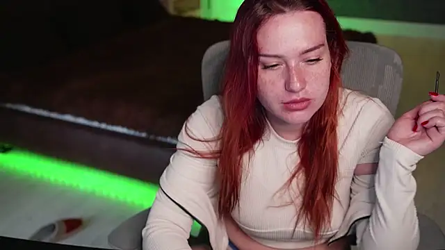 LisaElfy online show from 04-28-26, 01:48