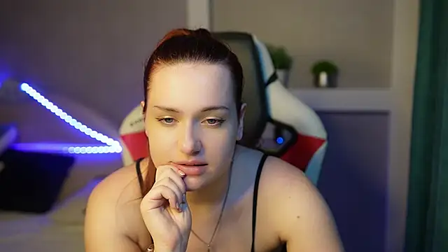 LisaElfy online show from 02-10-26, 03:44