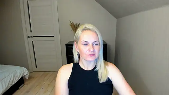 Snapshot of Alicee_Gracee chatting on 10-14-25, 06:52 Alicee Gracee online show from 10-14-25, 06:52