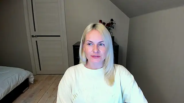 Snapshot of Alicee_Gracee chatting on 09-27-25, 06:25 Alicee Gracee online show from 09-27-25, 06:25