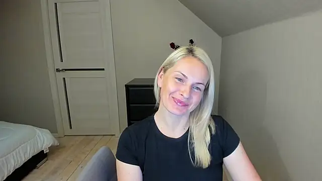 Snapshot of Alicee_Gracee chatting on 09-29-25, 09:09 Alicee Gracee online show from 09-29-25, 09:09