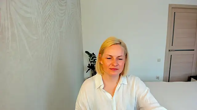 Alicee Gracee online show from 04-22-26, 08:32